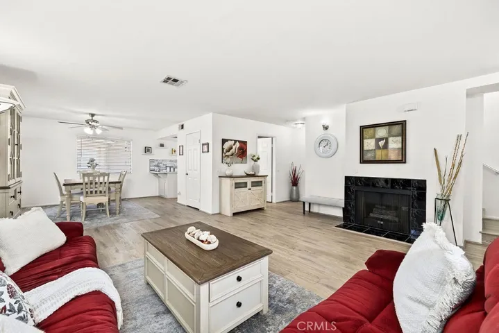 11413 216th, Lakewood, California 90715
