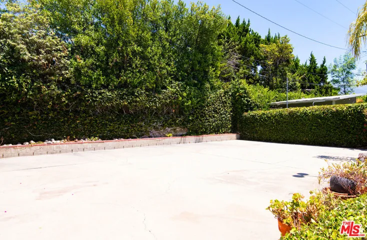 941 Chehalem Road, La Canada Flintridge, California 91011