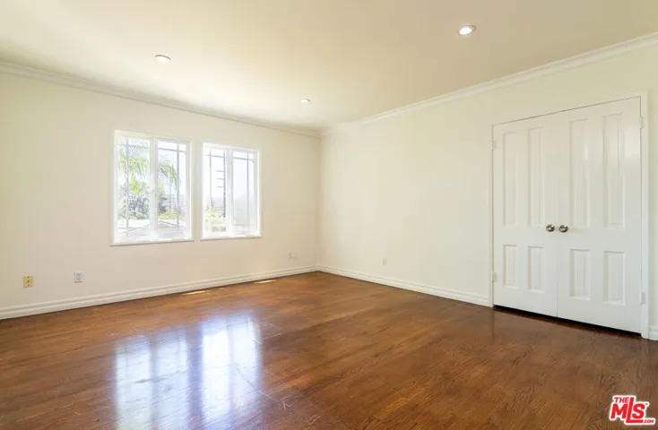 941 Chehalem Road, La Canada Flintridge, California 91011