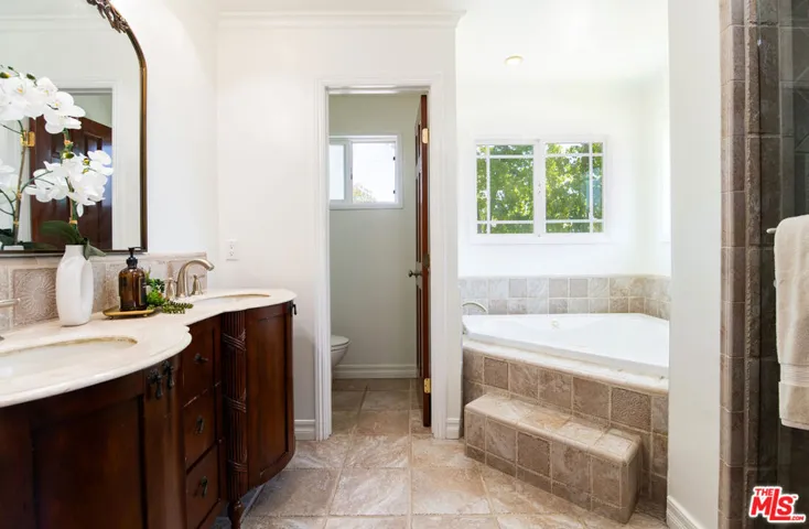 941 Chehalem Road, La Canada Flintridge, California 91011
