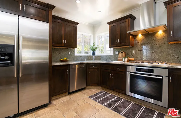 941 Chehalem Road, La Canada Flintridge, California 91011