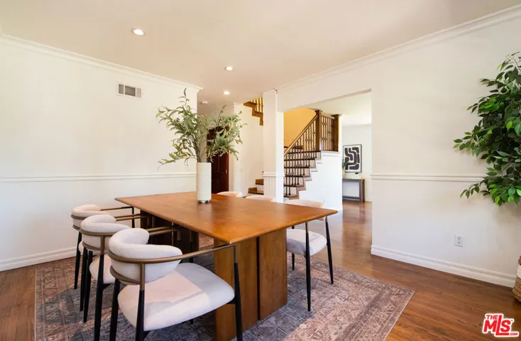 941 Chehalem Road, La Canada Flintridge, California 91011