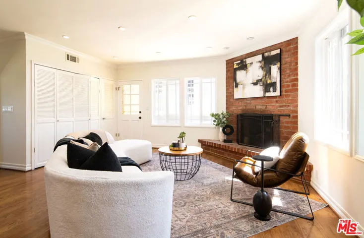 941 Chehalem Road, La Canada Flintridge, California 91011