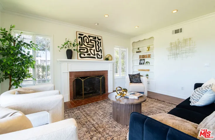941 Chehalem Road, La Canada Flintridge, California 91011