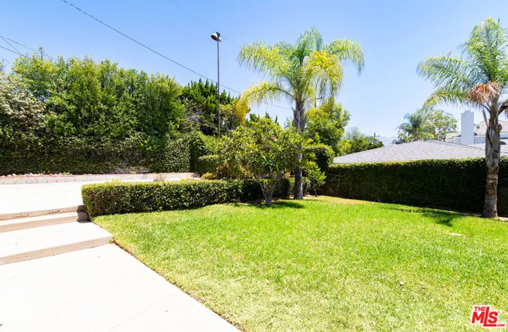 941 Chehalem Road, La Canada Flintridge, California 91011