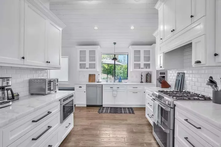3550 Laketree Drive, Fallbrook, California 92028