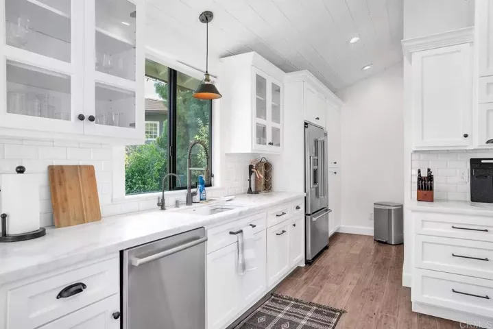 3550 Laketree Drive, Fallbrook, California 92028