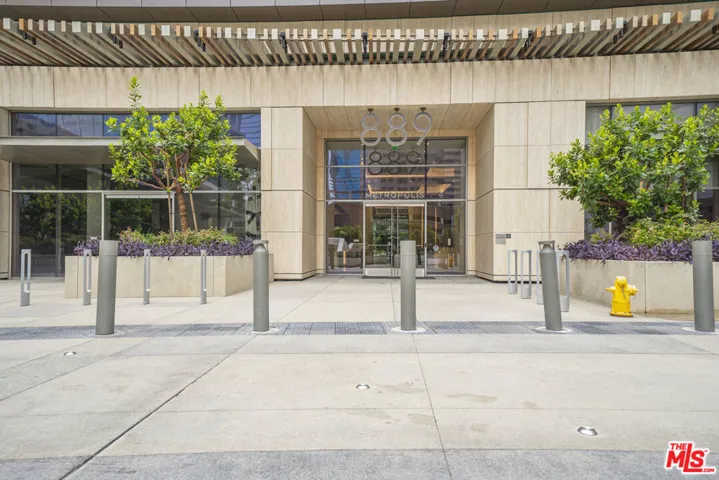 889 Francisco Street 2610, Los Angeles, California 90017