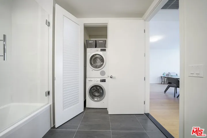 889 Francisco Street 2610, Los Angeles, California 90017