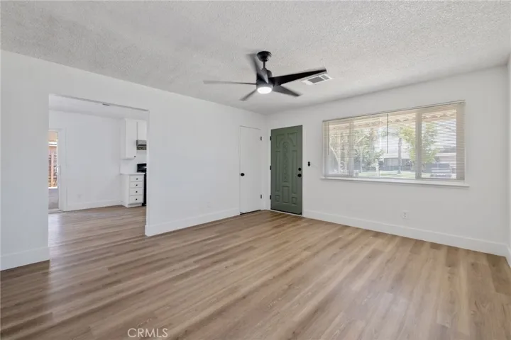 587 Sunset Street, Kingsburg, California 93631