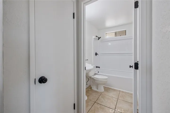 587 Sunset Street, Kingsburg, California 93631