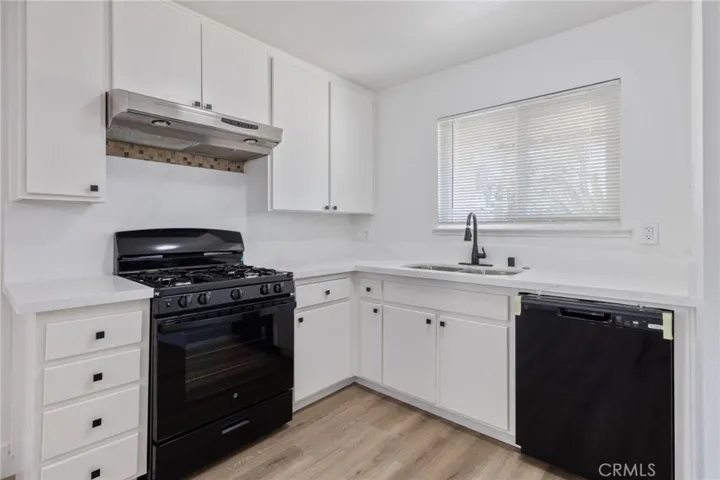 587 Sunset Street, Kingsburg, California 93631
