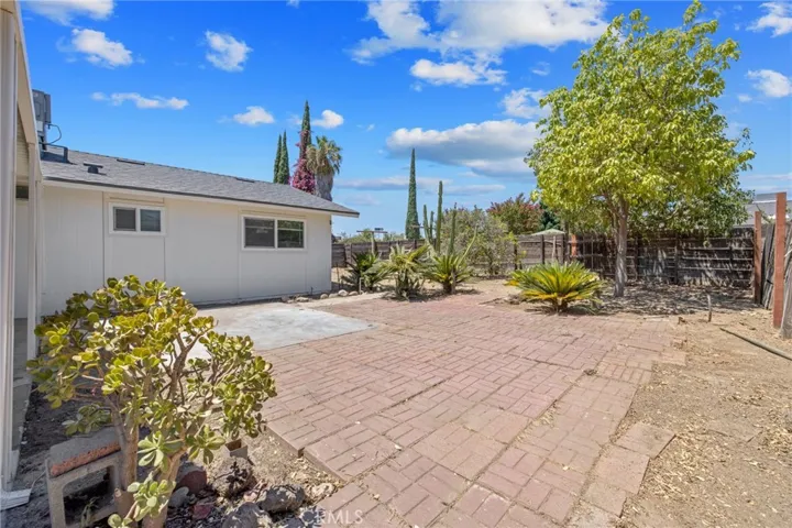 587 Sunset Street, Kingsburg, California 93631