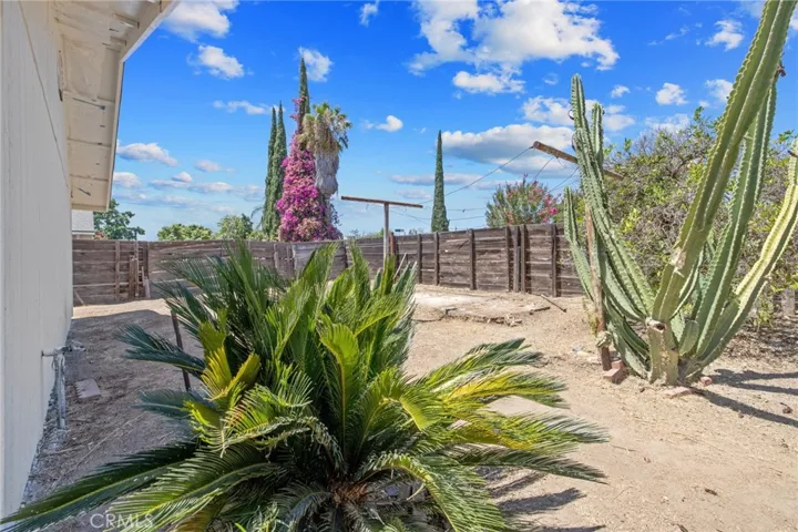 587 Sunset Street, Kingsburg, California 93631