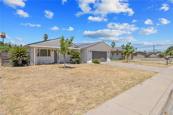 587 Sunset Street, Kingsburg, California 93631