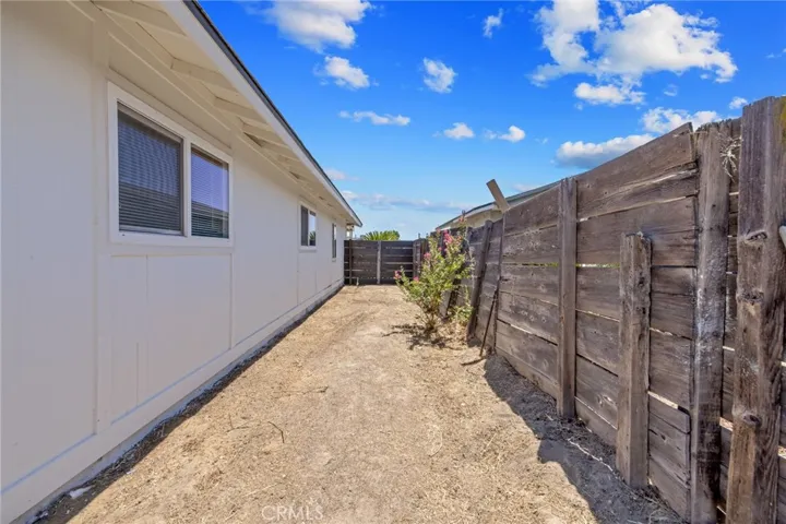 587 Sunset Street, Kingsburg, California 93631