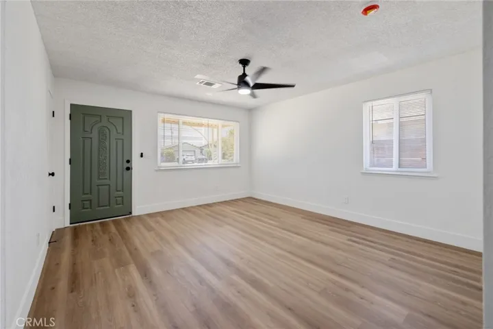 587 Sunset Street, Kingsburg, California 93631