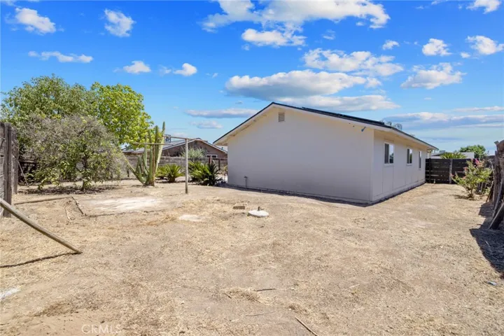 587 Sunset Street, Kingsburg, California 93631