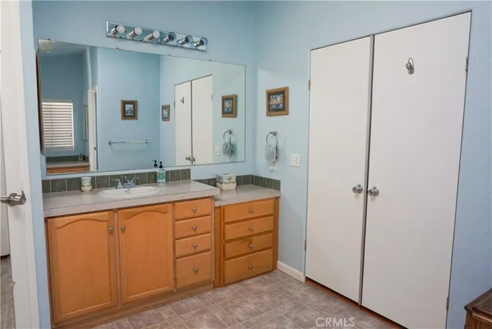8811 Canoga Avenue 229, Canoga Park, California 91304