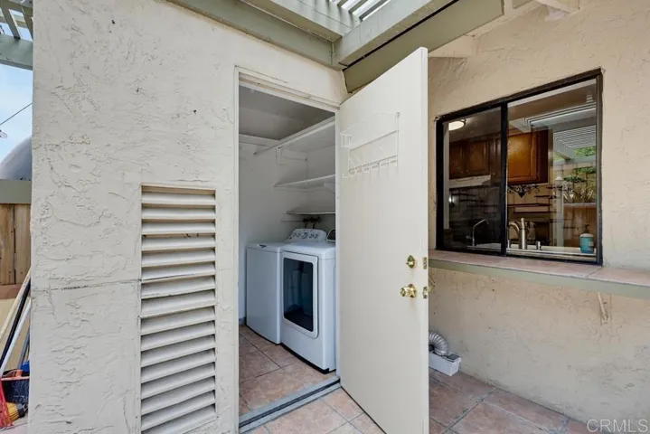 10740 Caminito Bravura, San Diego, California 92071