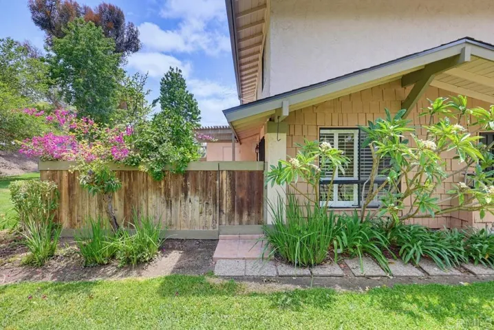 10740 Caminito Bravura, San Diego, California 92071