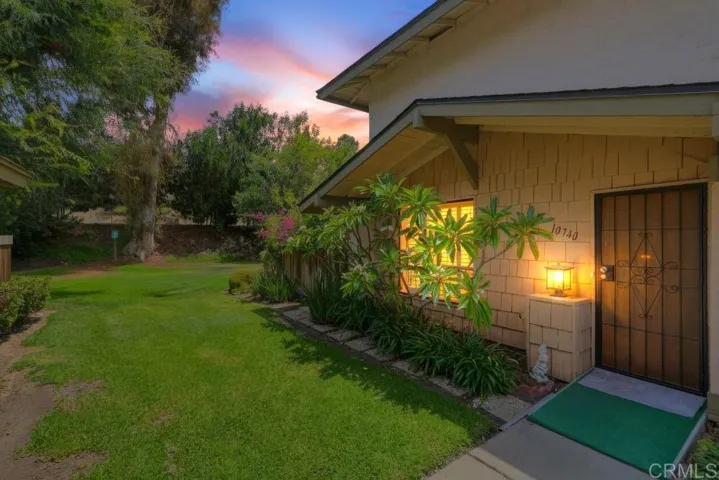 10740 Caminito Bravura, San Diego, California 92071