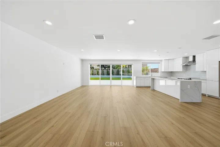 Open lay out living room and kitchen
