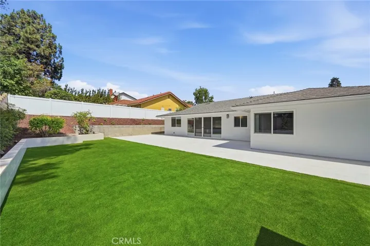 520 W Country Hills, La Habra, California 90631