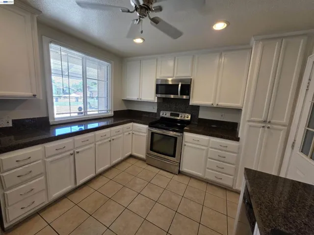 1114 W Downs St, Stockton, California 95207