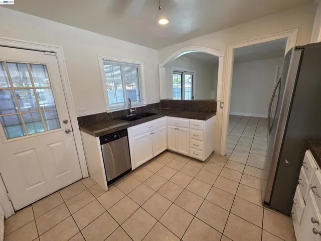 1114 W Downs St, Stockton, California 95207