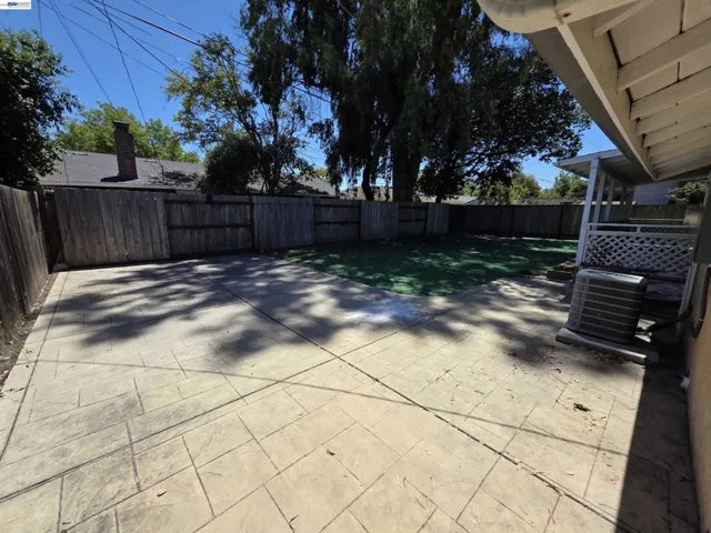 1114 W Downs St, Stockton, California 95207