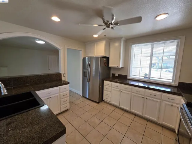 1114 W Downs St, Stockton, California 95207