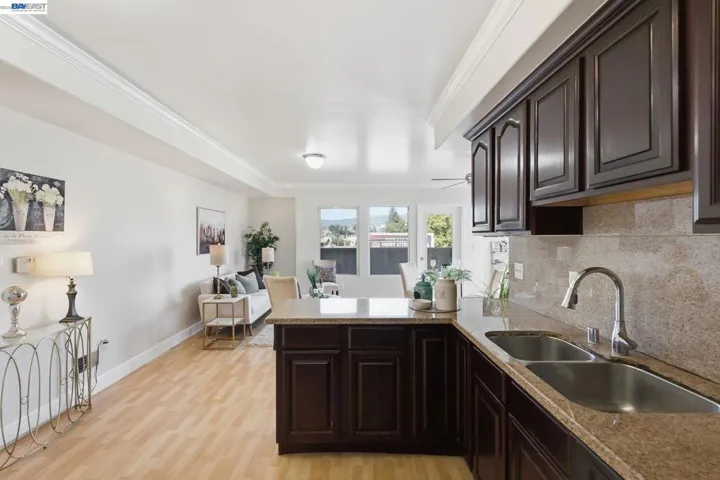 1515 14th Ave 403, Oakland, California 94606