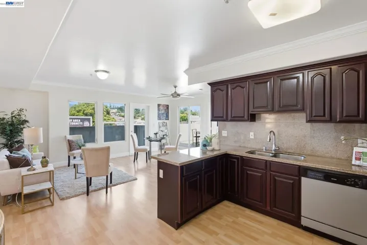 1515 14th Ave 403, Oakland, California 94606