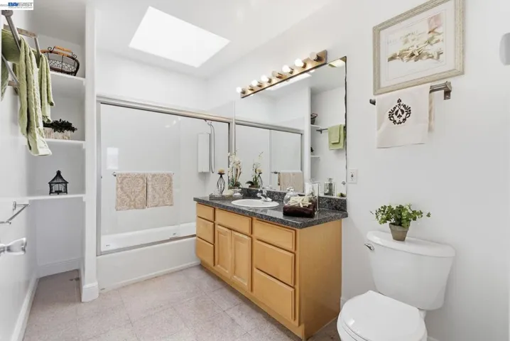 1515 14th Ave 403, Oakland, California 94606