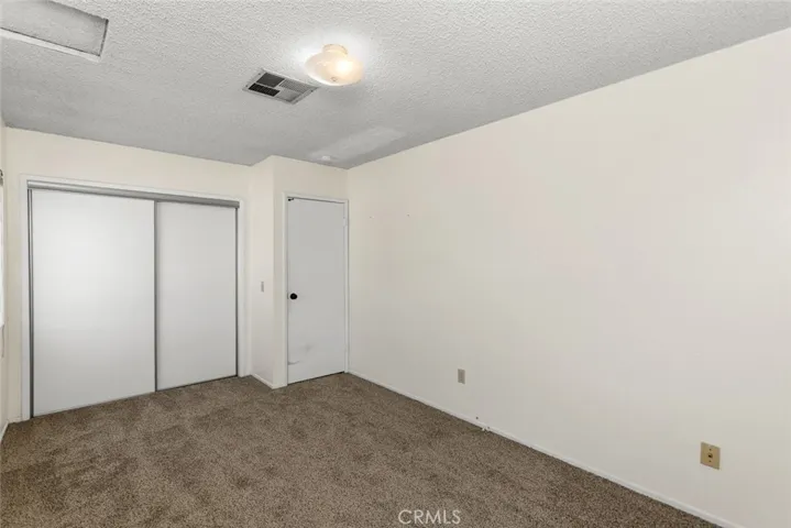 Back bedroom with new carpet