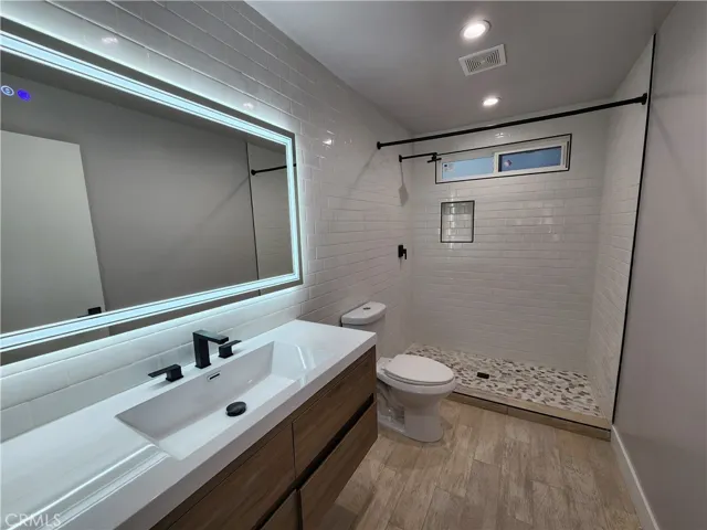 5150 Ithaca, Los Angeles, California 90032