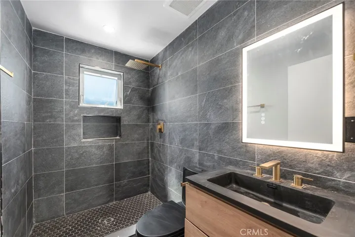 5150 Ithaca, Los Angeles, California 90032