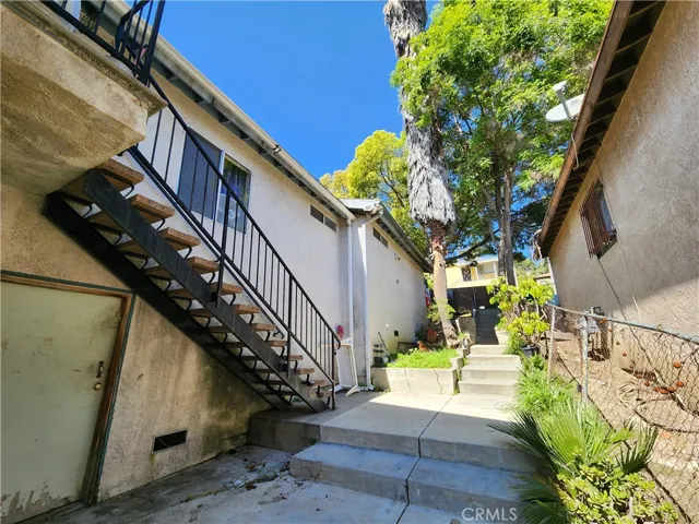 5150 Ithaca, Los Angeles, California 90032