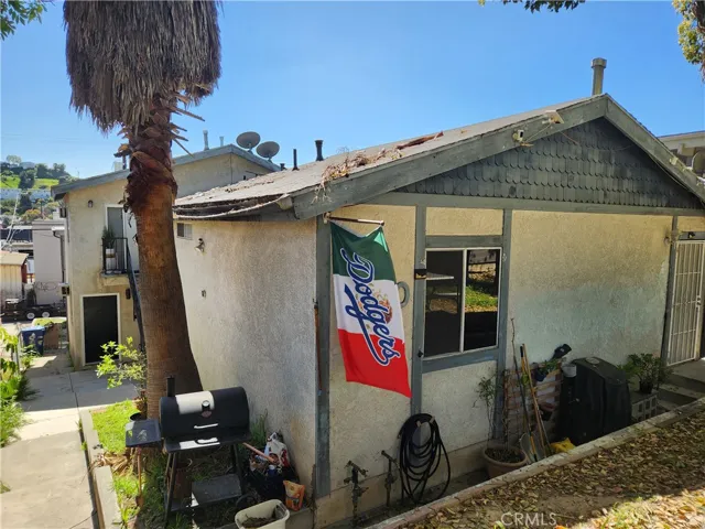 5150 Ithaca, Los Angeles, California 90032