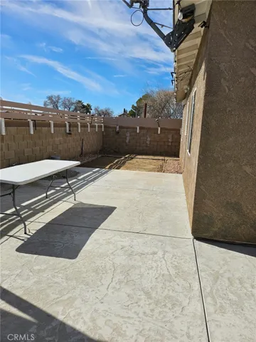 722 E. Avnue J6, Lancaster, California 93535