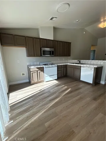 722 E. Avnue J6, Lancaster, California 93535