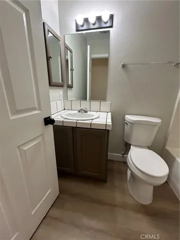 722 E. Avnue J6, Lancaster, California 93535