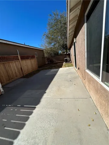 722 E. Avnue J6, Lancaster, California 93535