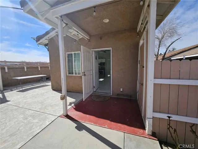 722 E. Avnue J6, Lancaster, California 93535