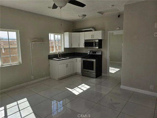 722 E. Avnue J6, Lancaster, California 93535