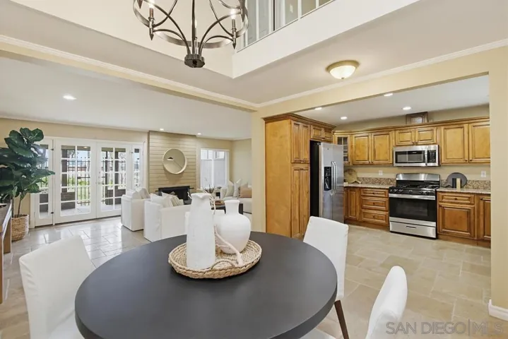 10261 Caminito Agadir, San Diego, California 92131