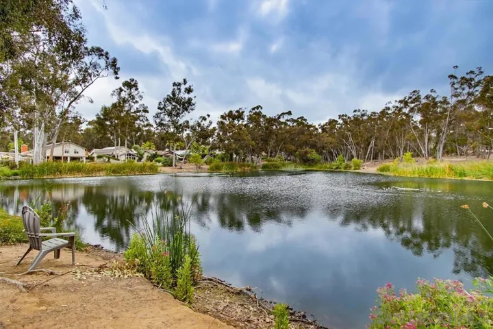 10261 Caminito Agadir, San Diego, California 92131
