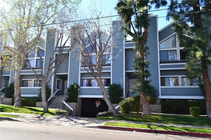 5841 Etiwanda Avenue, Tarzana, California 91356