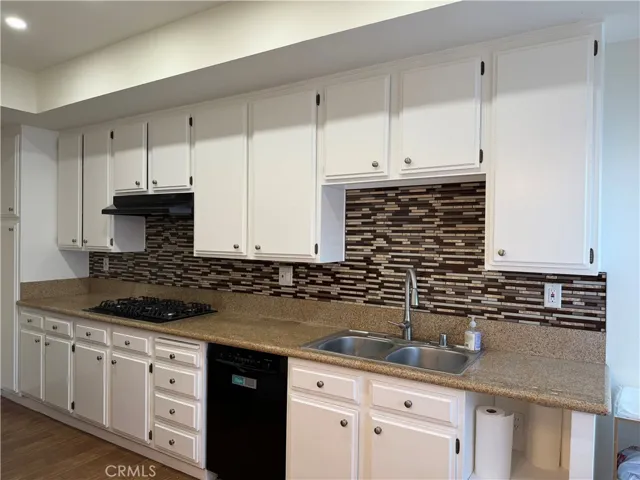5841 Etiwanda Avenue, Tarzana, California 91356